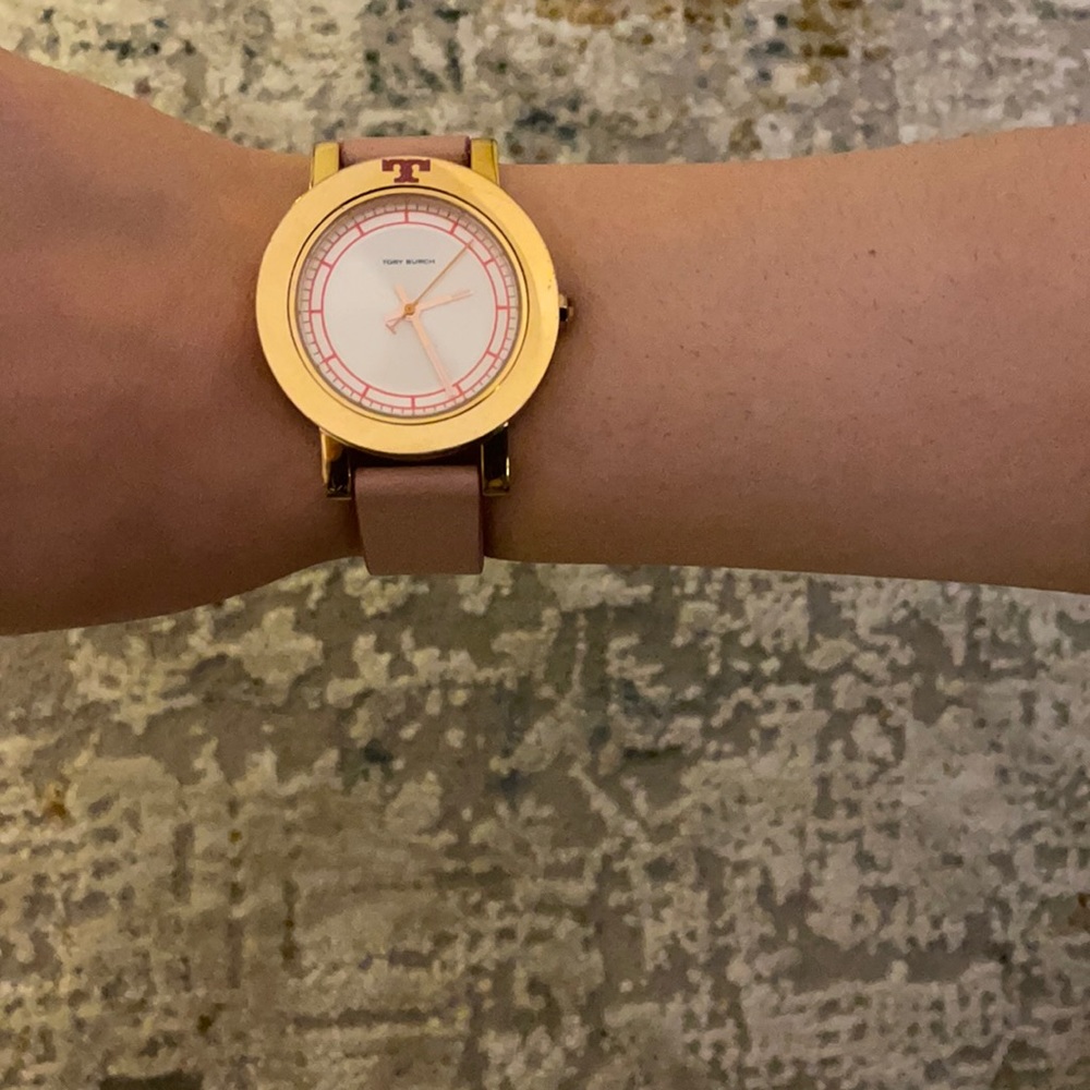 Tory Burch time watch, light And dark pink. Snaps on Ans eats to wear